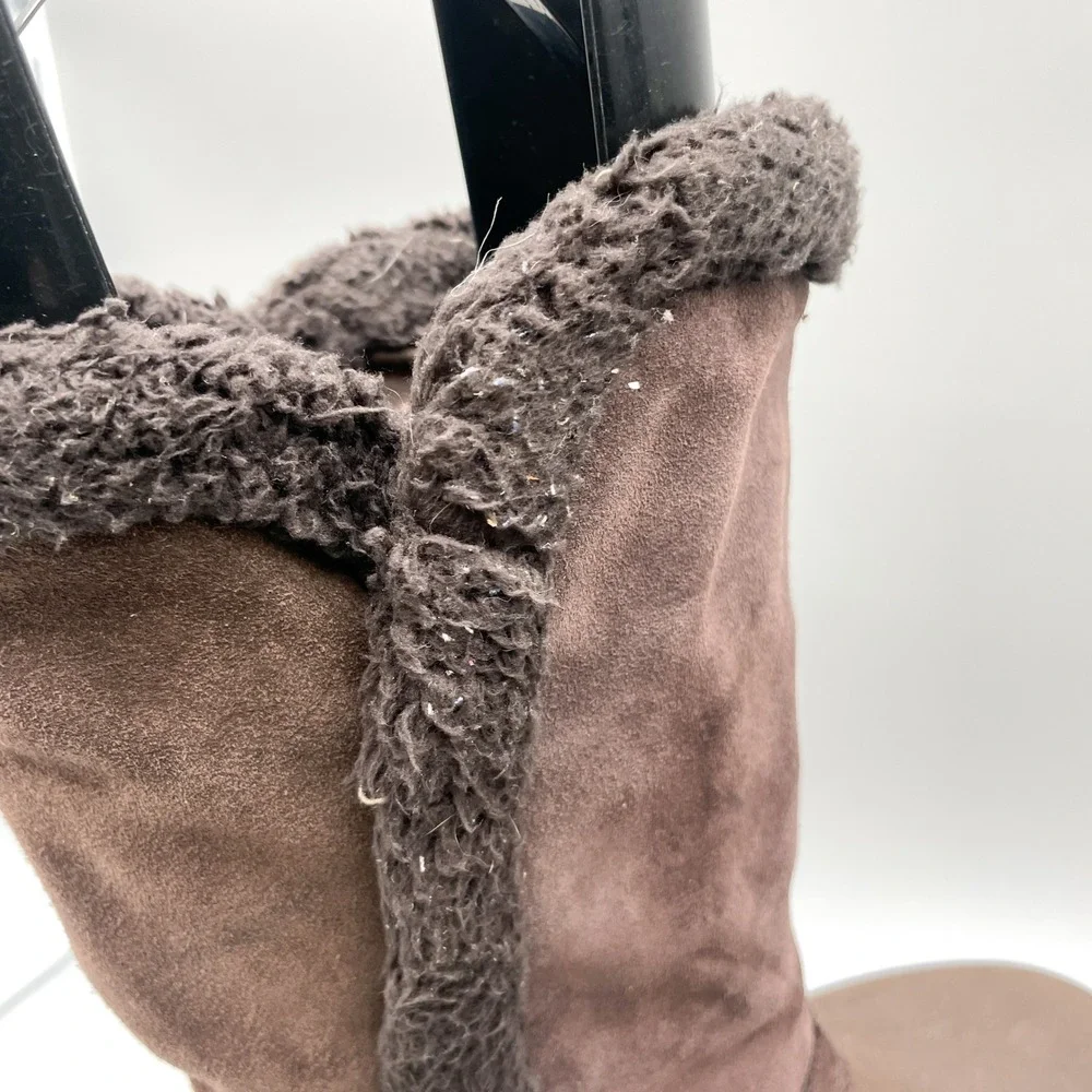 Crocs Modessa Button Suede Boots Brown Faux Fur Lined Womens 8 Cozy Casual Snow